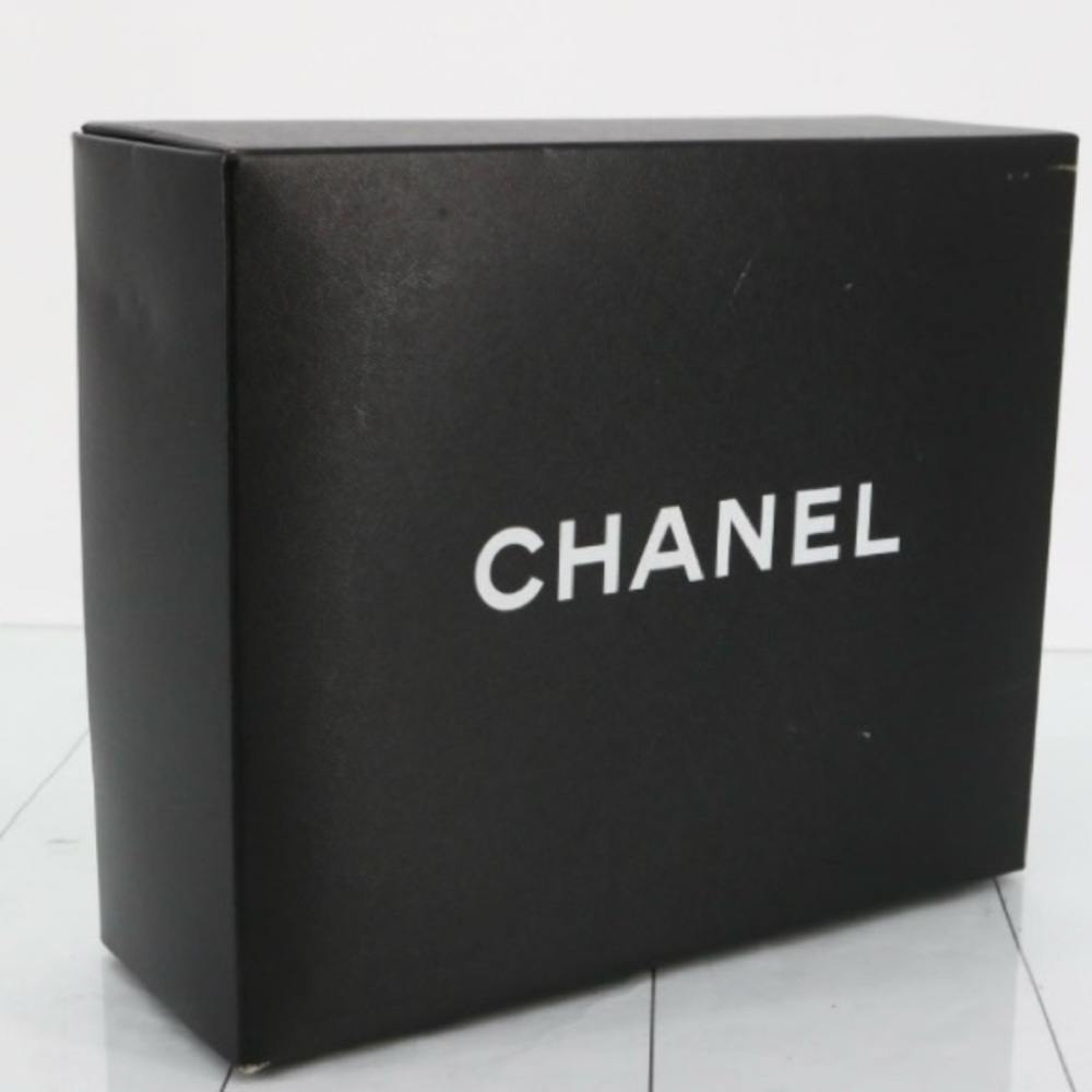 Chanel Vintage Black Patent Vanity Case + Box - Picture 16 of 16